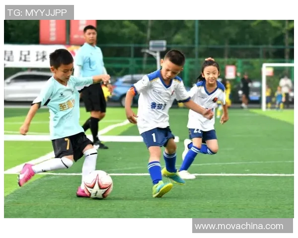 足球明星球队高清照片展现球场风采与团队精神的完美瞬间